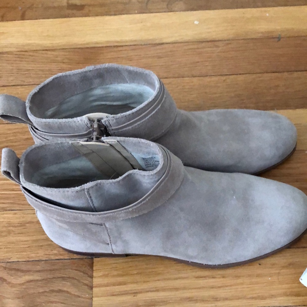 Sole Society Ankle boot. Brand new size 9m beige color